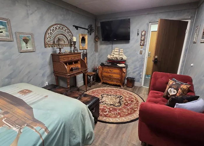 Medley Manor * East Peoria