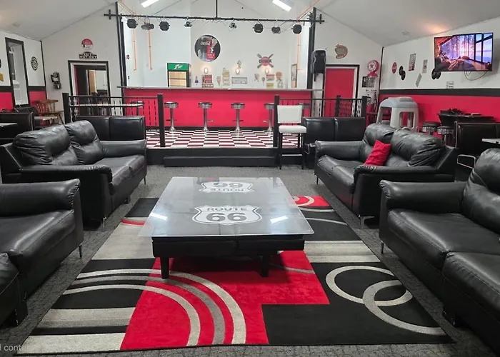 Medley Manor * East Peoria